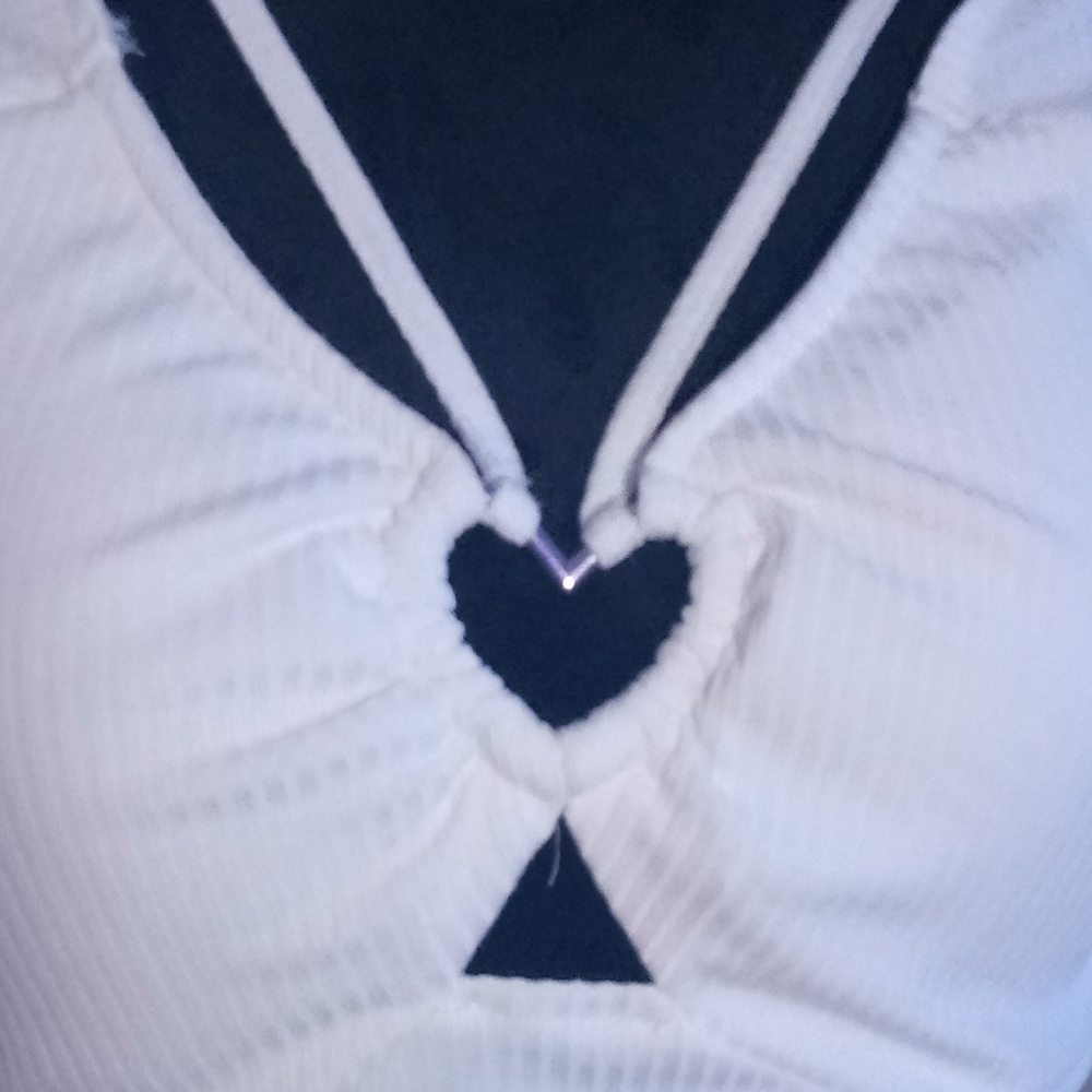 White heart long sleeve shirt - Picture 2 of 6